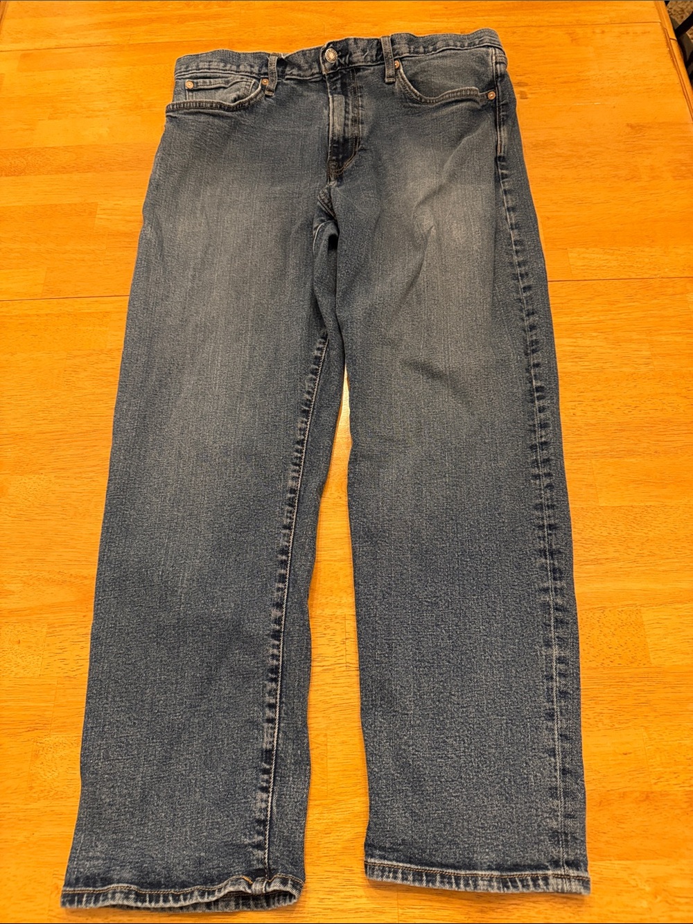 GAP Men's Straight Jeans in Washed Blue